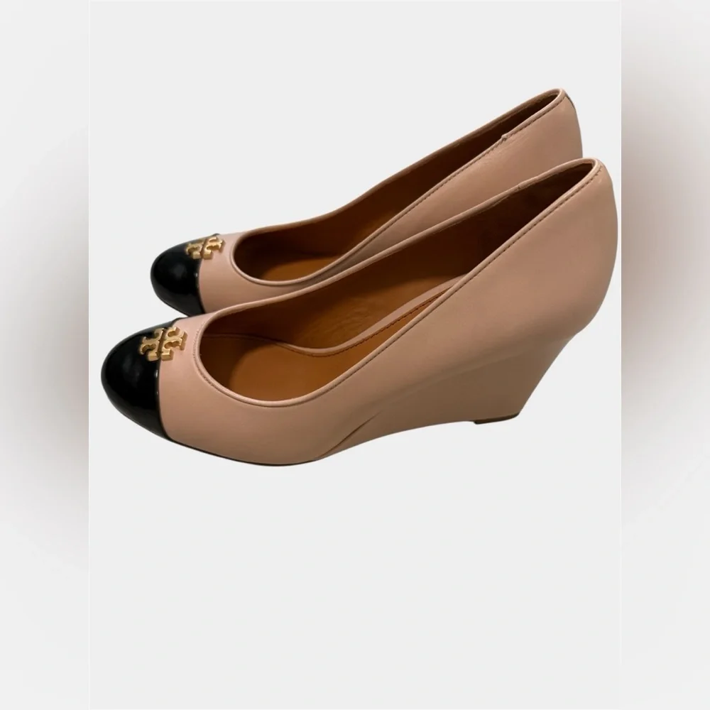 Tory Burch Black and Tan Wedge Shoes pumps Sz 8 M - Picture 8 of 16